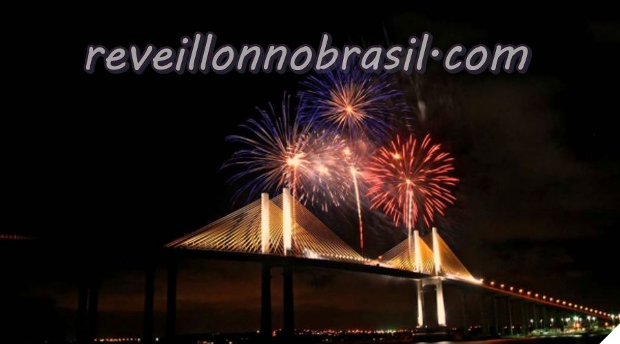 Queima de fogos na Ponte Newton Navarro Réveillon em Natal no Rio Grande do Norte